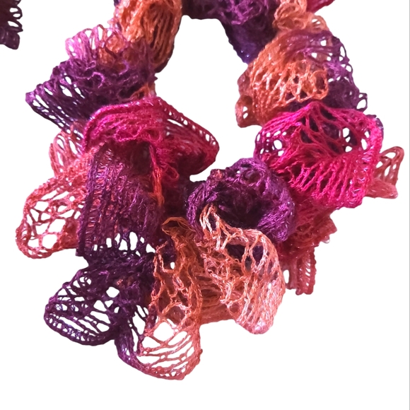 Handmade Ruffled Scarf. Orange, red and brown - Picture 4 of 6